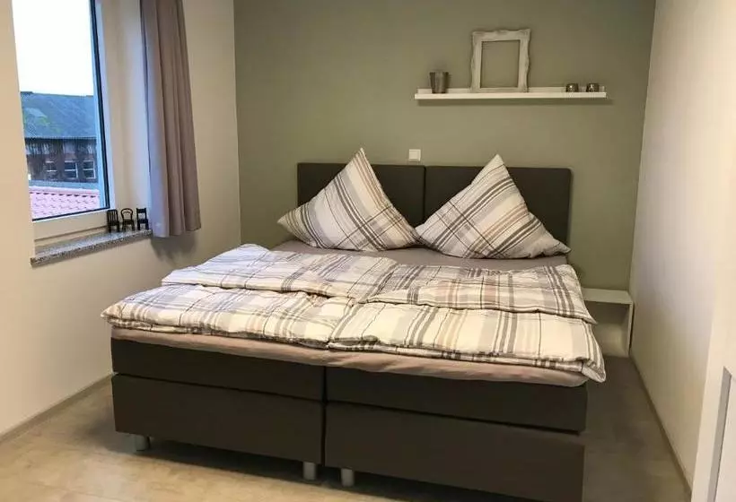 Majatalo Das Kleine Schwarze