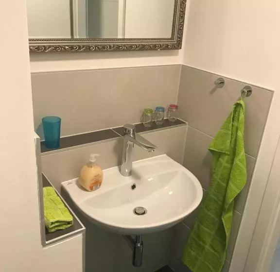 Majatalo Das Kleine Schwarze