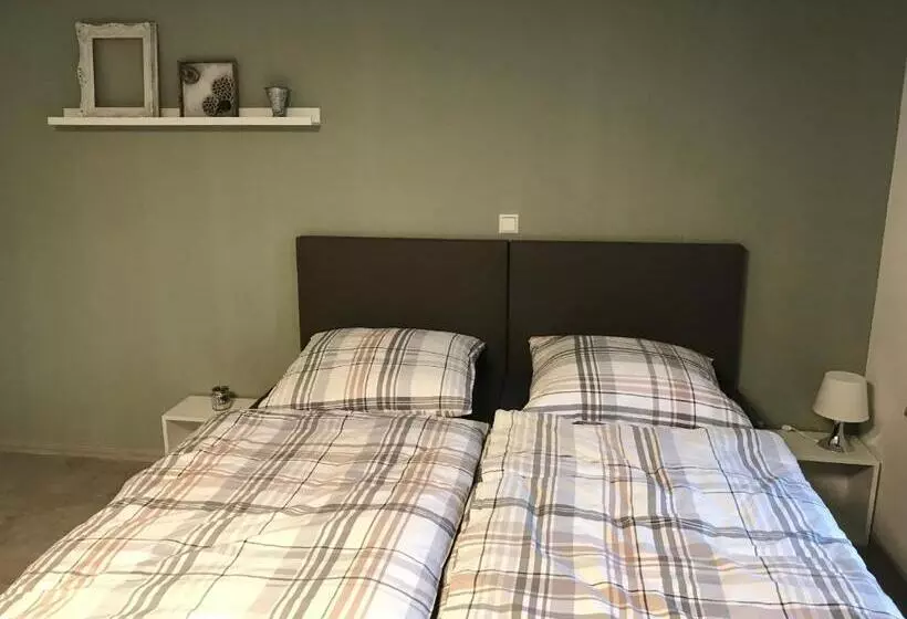 Majatalo Das Kleine Schwarze