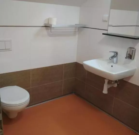 Majatalo Penzion Pod Kaštany Kvasice