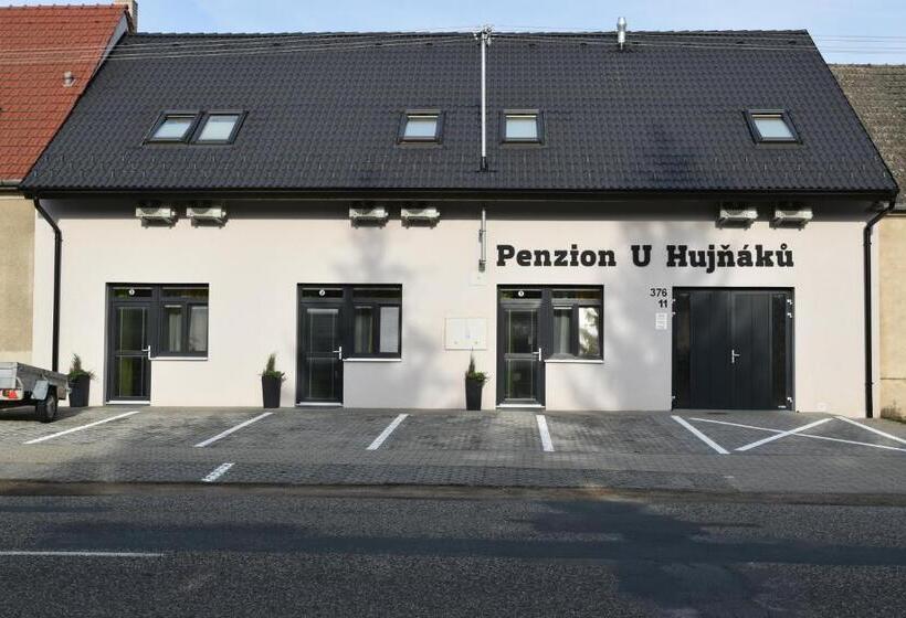ペンション Penzion U Hujňáků