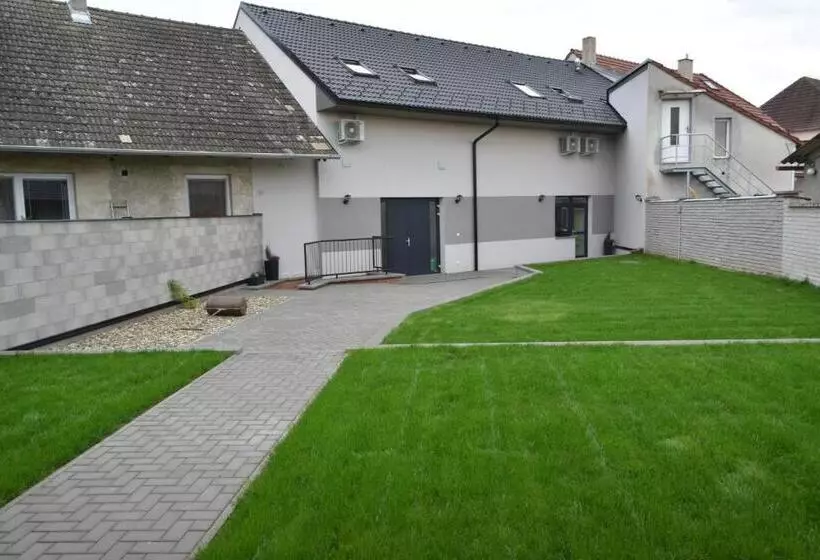 Majatalo Penzion U Hujňáků