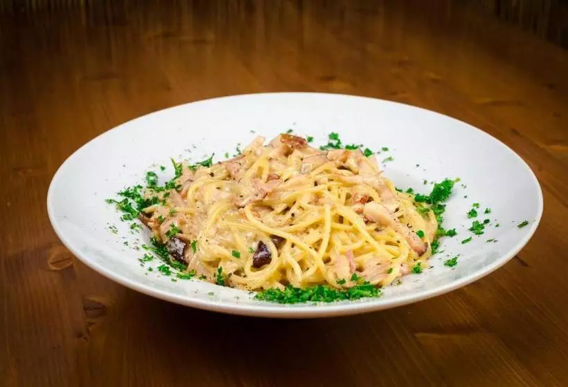 ペンション Penzion U Kostela