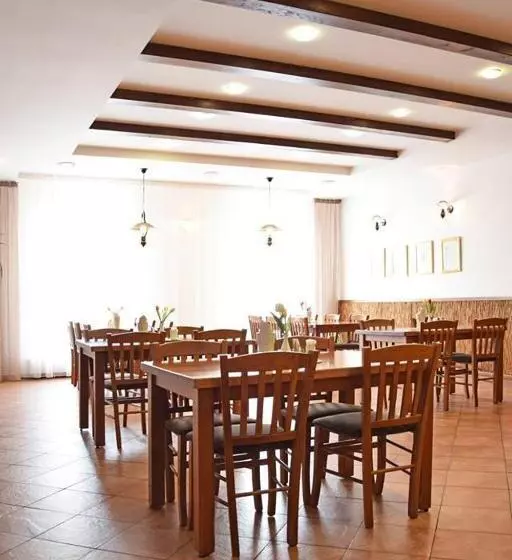 ペンション Penzion U Kostela