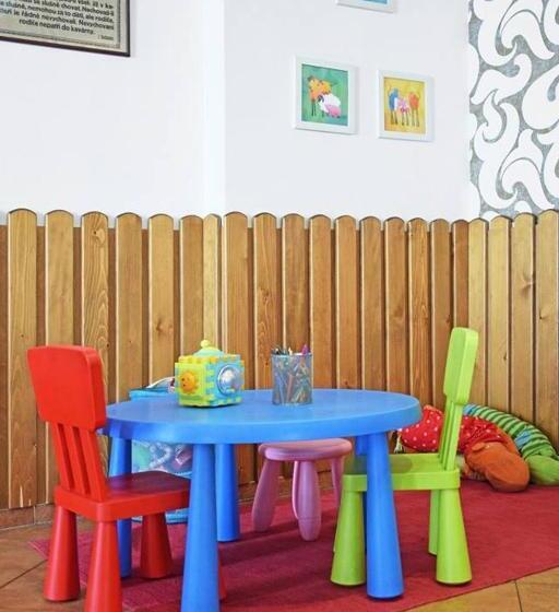 펜션 Penzion U Kostela