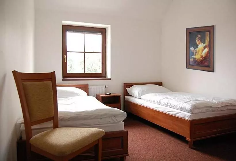 ペンション Penzion U Kostela