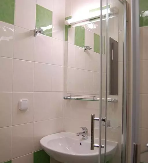 ペンション Penzion U Kostela