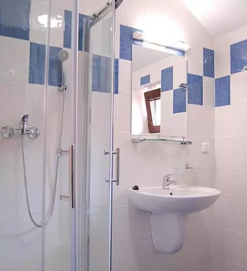 ペンション Penzion U Kostela