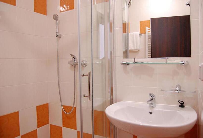 펜션 Penzion U Kostela