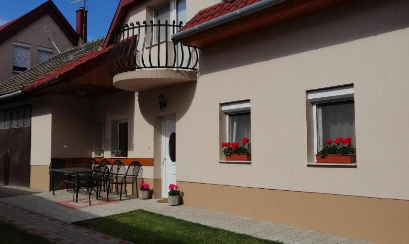 פנסיון Radek Vendégház és Apartman