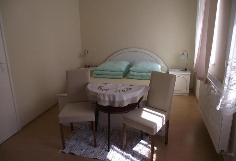 פנסיון Radek Vendégház és Apartman