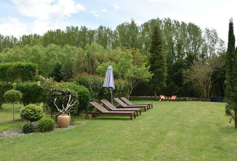 ベッドアンドブレックファースト Maison Du Pierrou