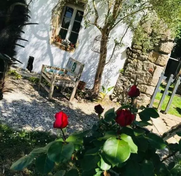 Aamiaismajoitus (B&B) Maison Du Pierrou
