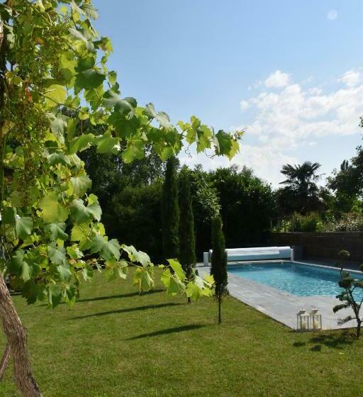 ベッドアンドブレックファースト Maison Du Pierrou