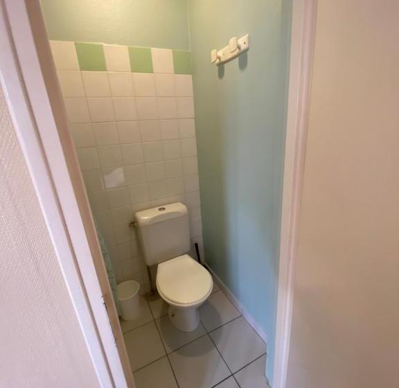 Отель Hôtel Au Bon Landais