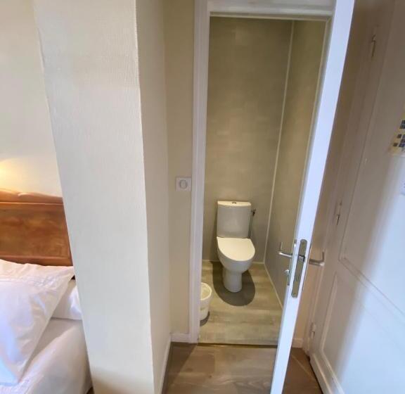 Отель Hôtel Au Bon Landais