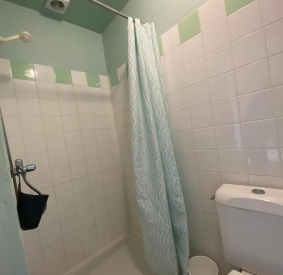 Отель Hôtel Au Bon Landais