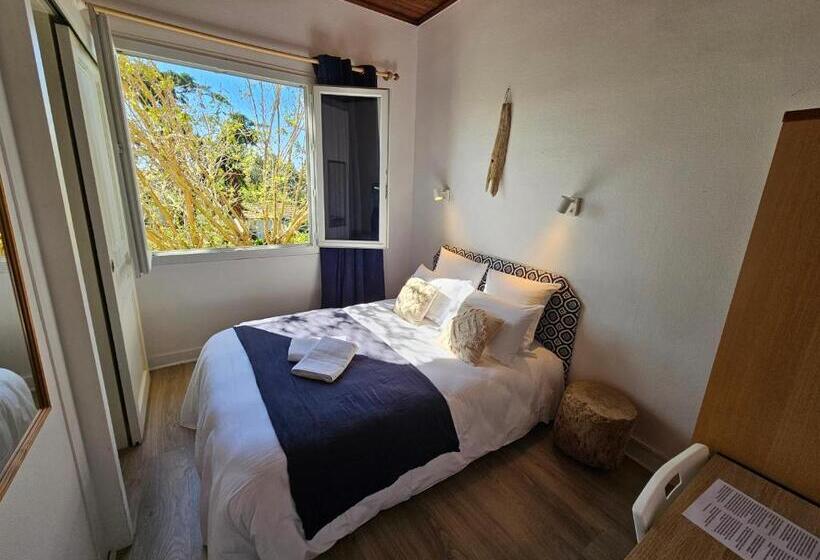 Отель Hôtel Au Bon Landais