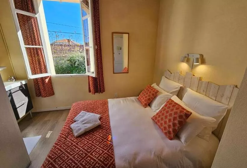 Hotelli Hôtel Au Bon Landais