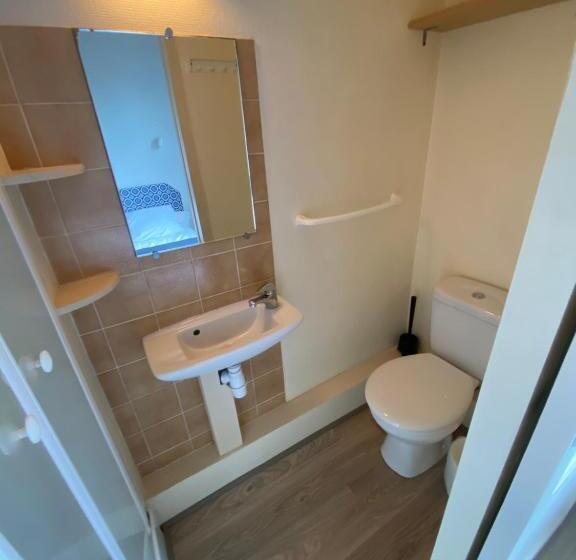 Отель Hôtel Au Bon Landais