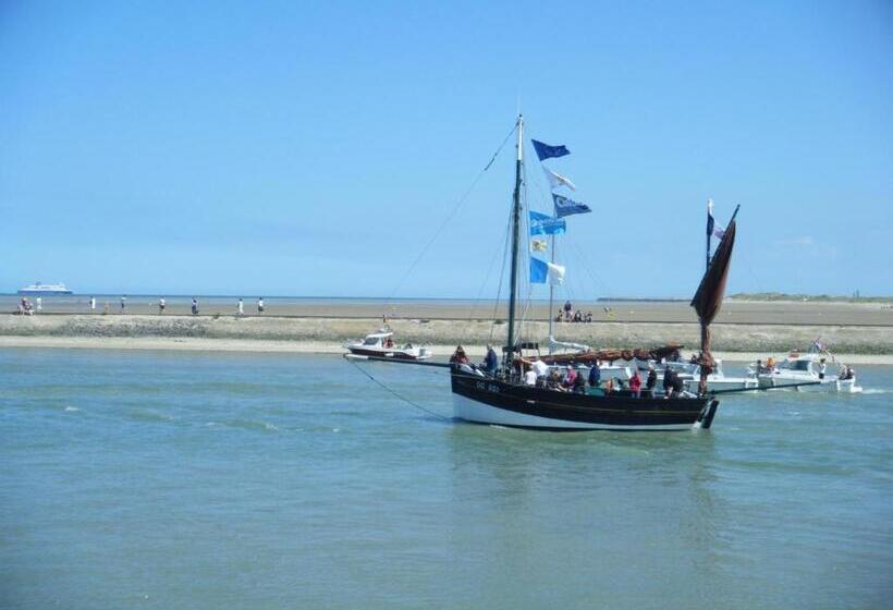 Отель L'univers