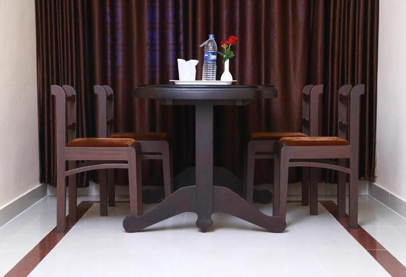 בית מלון כפרי Orison Residency