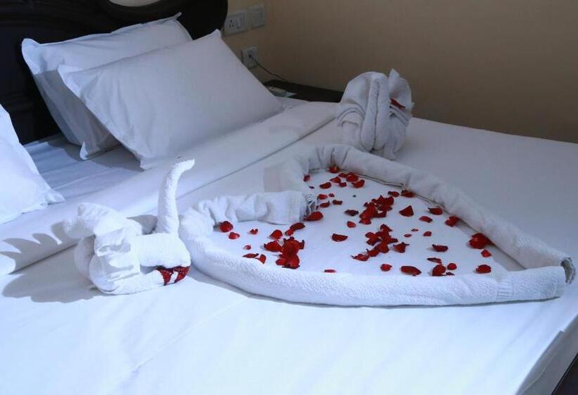 בית מלון כפרי Orison Residency