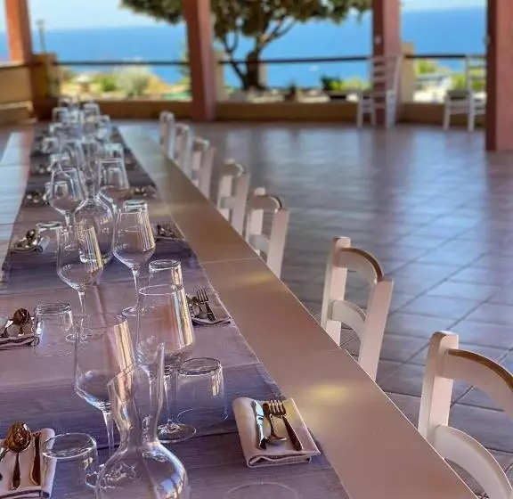 Hotelli Trinità Dei Corsari