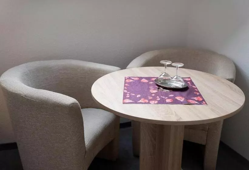 Majatalo Gasthof  Zum Reifberg