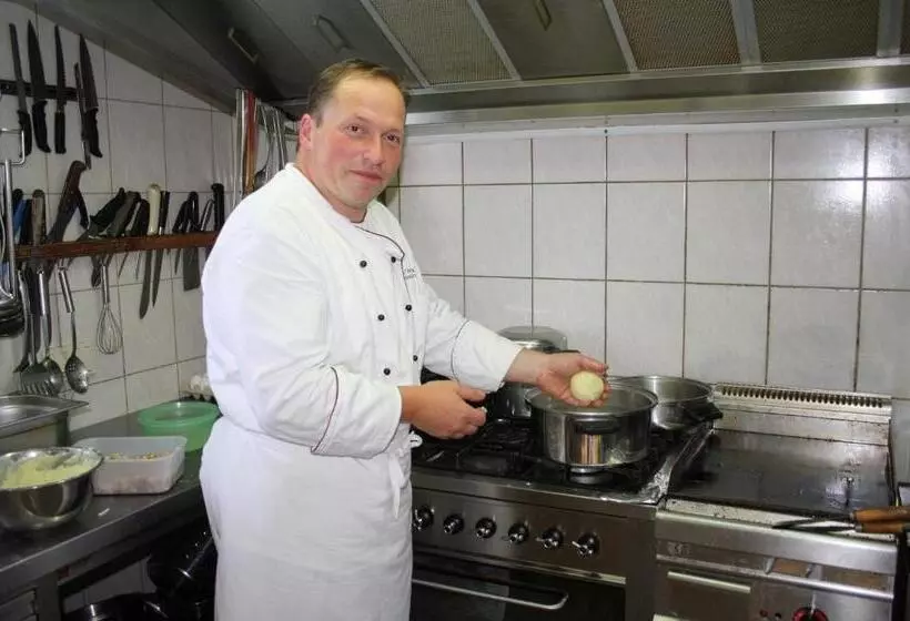 Majatalo Gasthof  Zum Reifberg