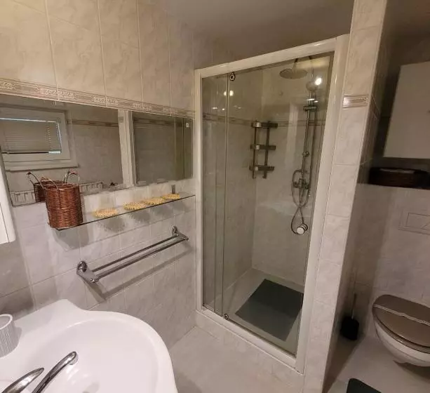 Majatalo Penzion Miromar