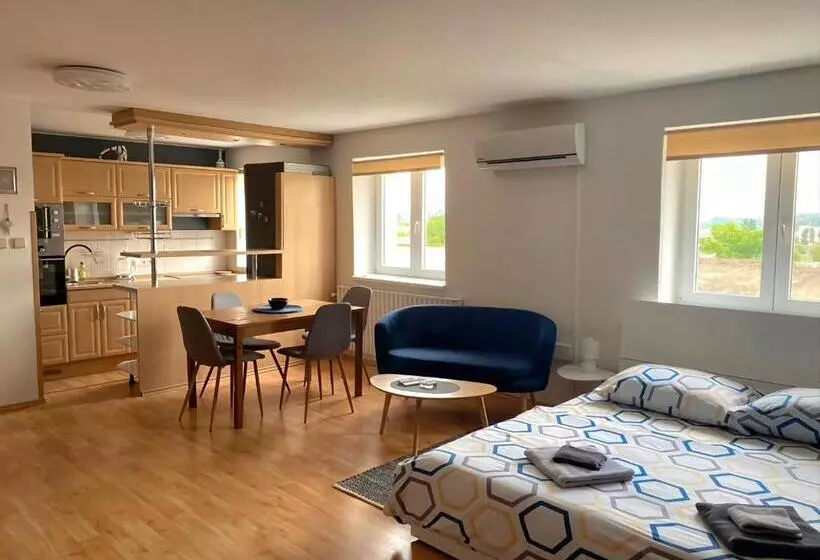 Majatalo Penzion Miromar