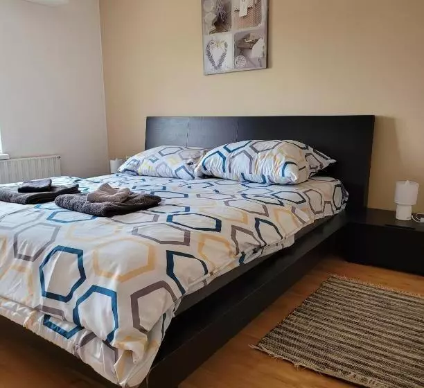 Majatalo Penzion Miromar