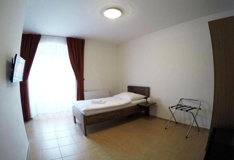 Panzió Penzion U Tri Statkaru