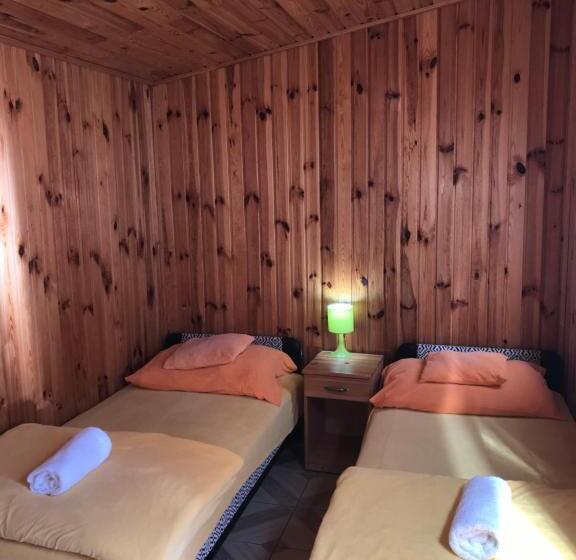 Tó  Party Panoráma Panzió & Wellness