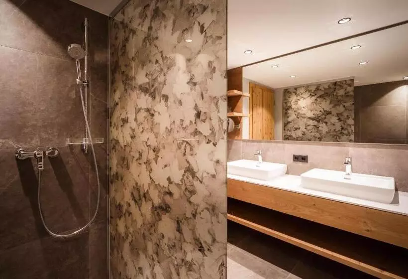 Retkeilymaja Das Naturhotel Die Eng