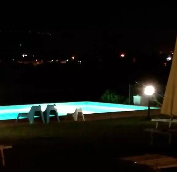 تختخواب و صبحانه Il Gallo Del Vicino