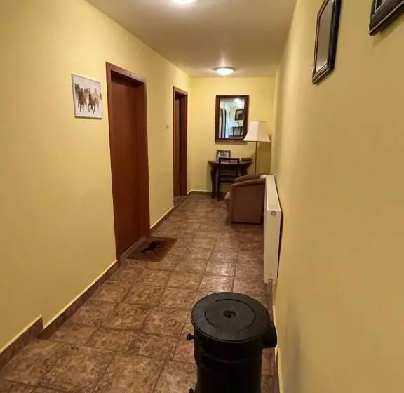 ペンション Erdei Vendégház