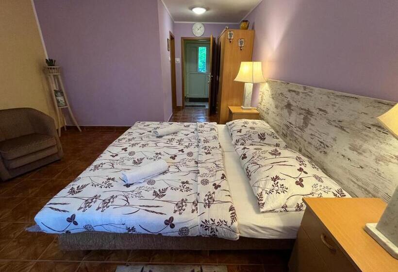 膳宿费 Erdei Vendégház