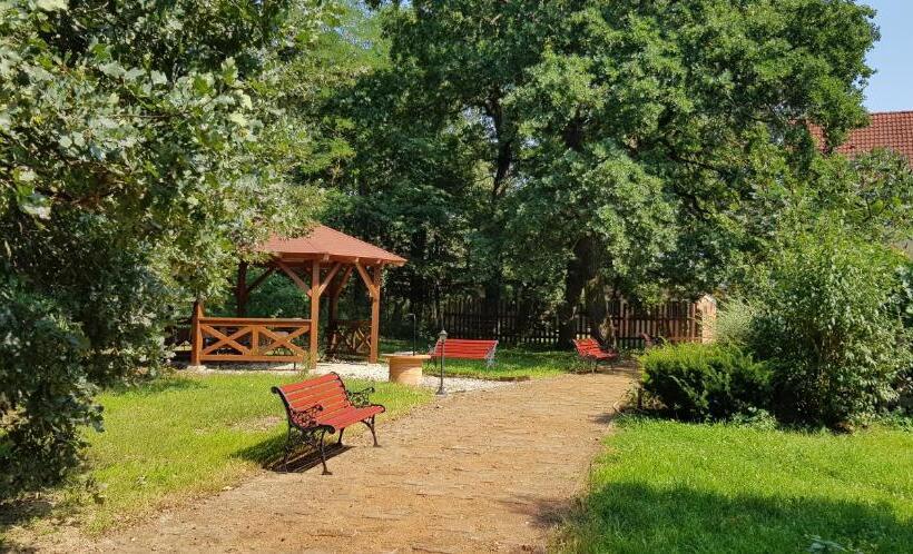 膳宿费 Erdei Vendégház