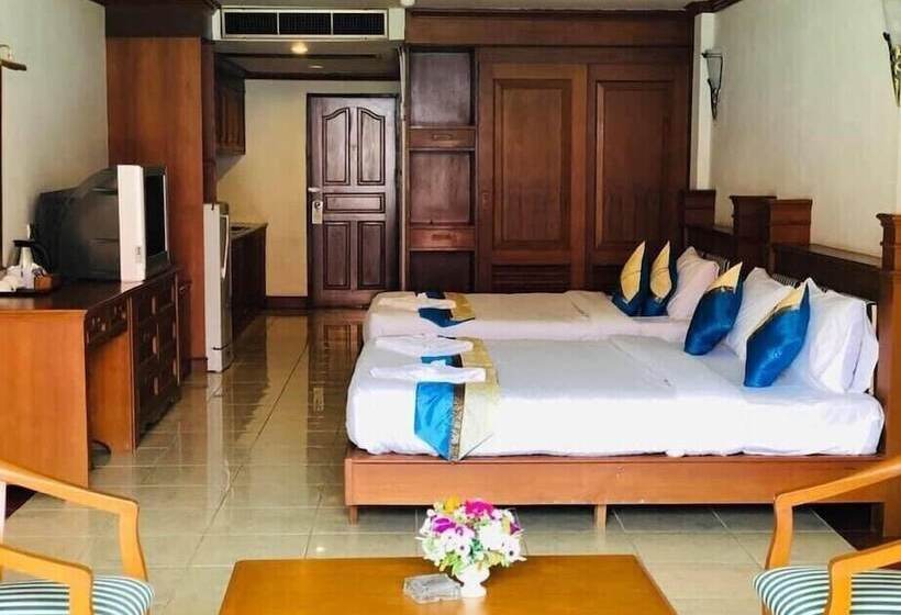 住所  Krabi Redwood Resort