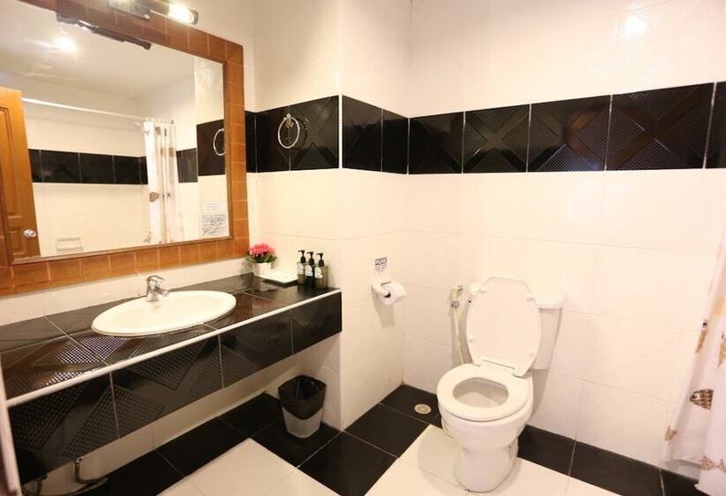 住所  Krabi Redwood Resort