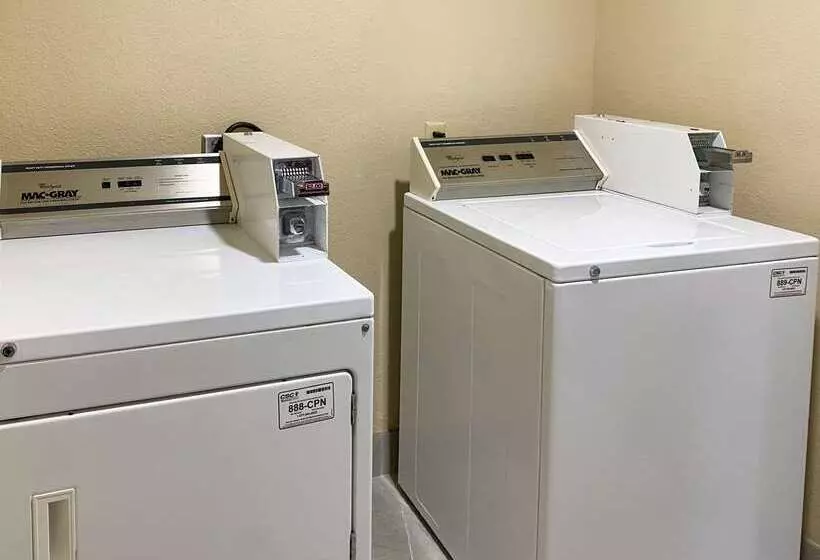 Hotel Comfort Suites Kings Bay Naval Base Area