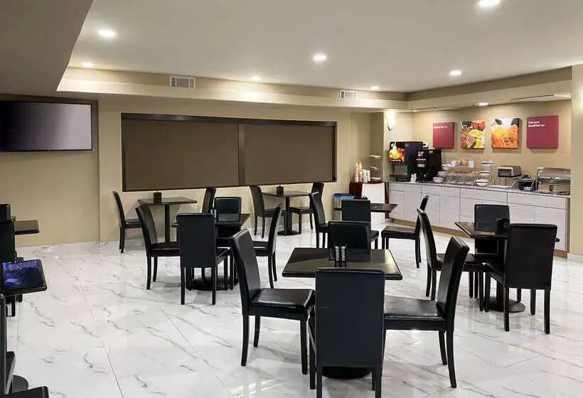 Hotel Comfort Suites Kings Bay Naval Base Area