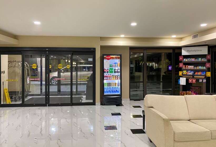 فندق Comfort Suites Kings Bay Naval Base Area