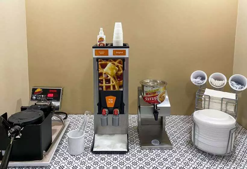 Hotel Comfort Suites Kings Bay Naval Base Area