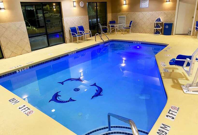 فندق Comfort Suites Kings Bay Naval Base Area