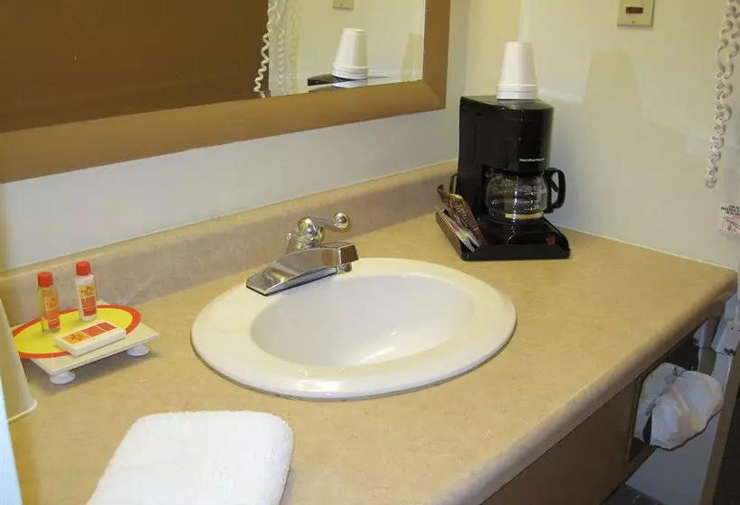 ホテル Budget Host Killington