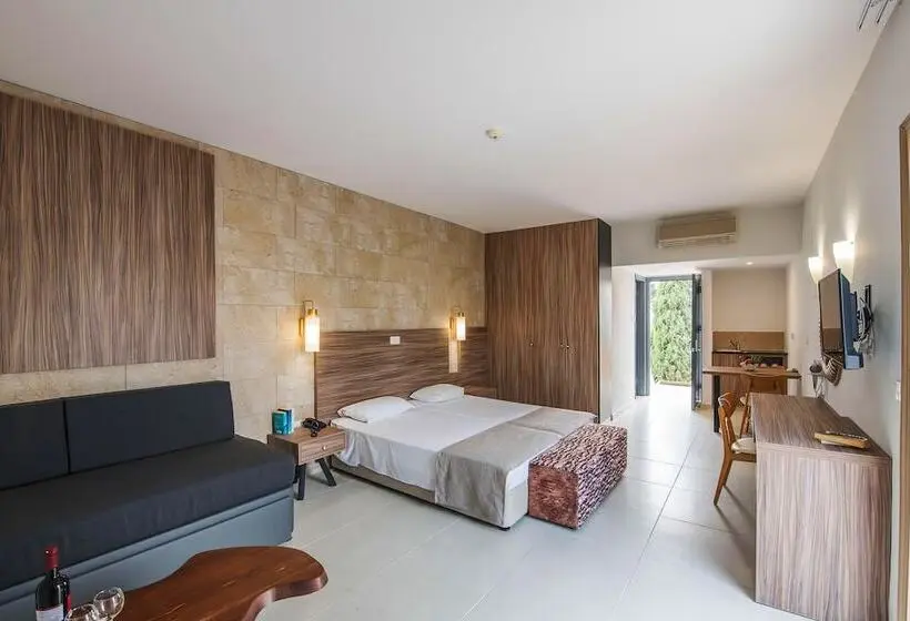 Hotelli Electra Beach Holiday Village