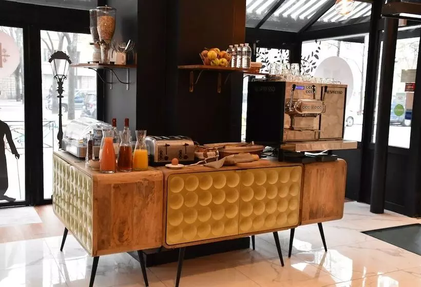 ホテル Hôtel Tilde